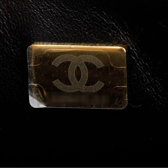 CHANEL 2022 BLACK QUILTED PATENT LEATHER COCO DE TOI HEART SQUARE MINI FLAP BAG - Picture 7 of 9